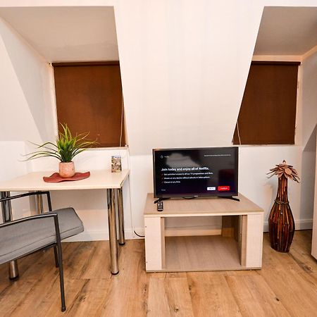 Unirii Square Old Town Apartments Bukares Bagian luar foto