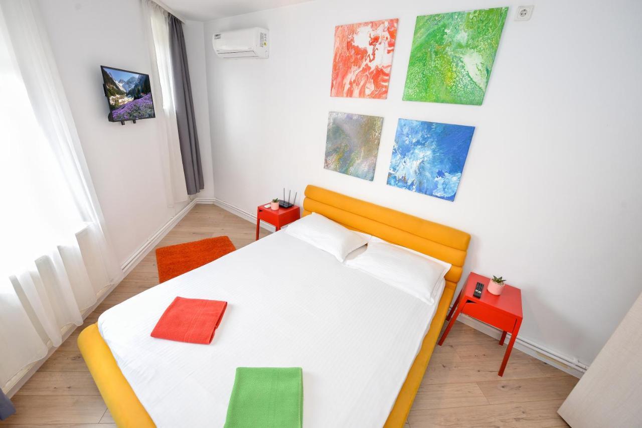 Unirii Square Old Town Apartments Bukares Bagian luar foto