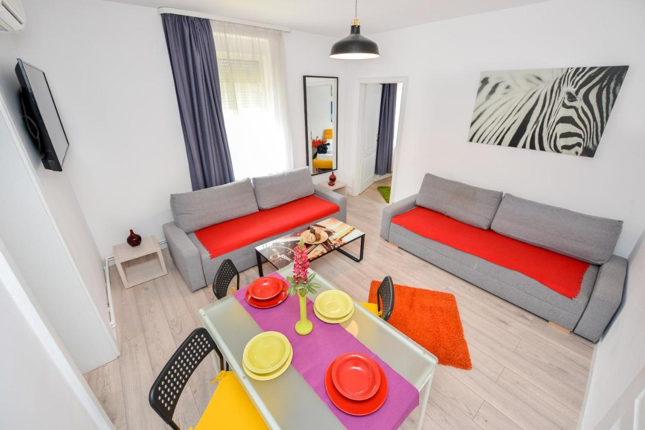Unirii Square Old Town Apartments Bukares Bagian luar foto