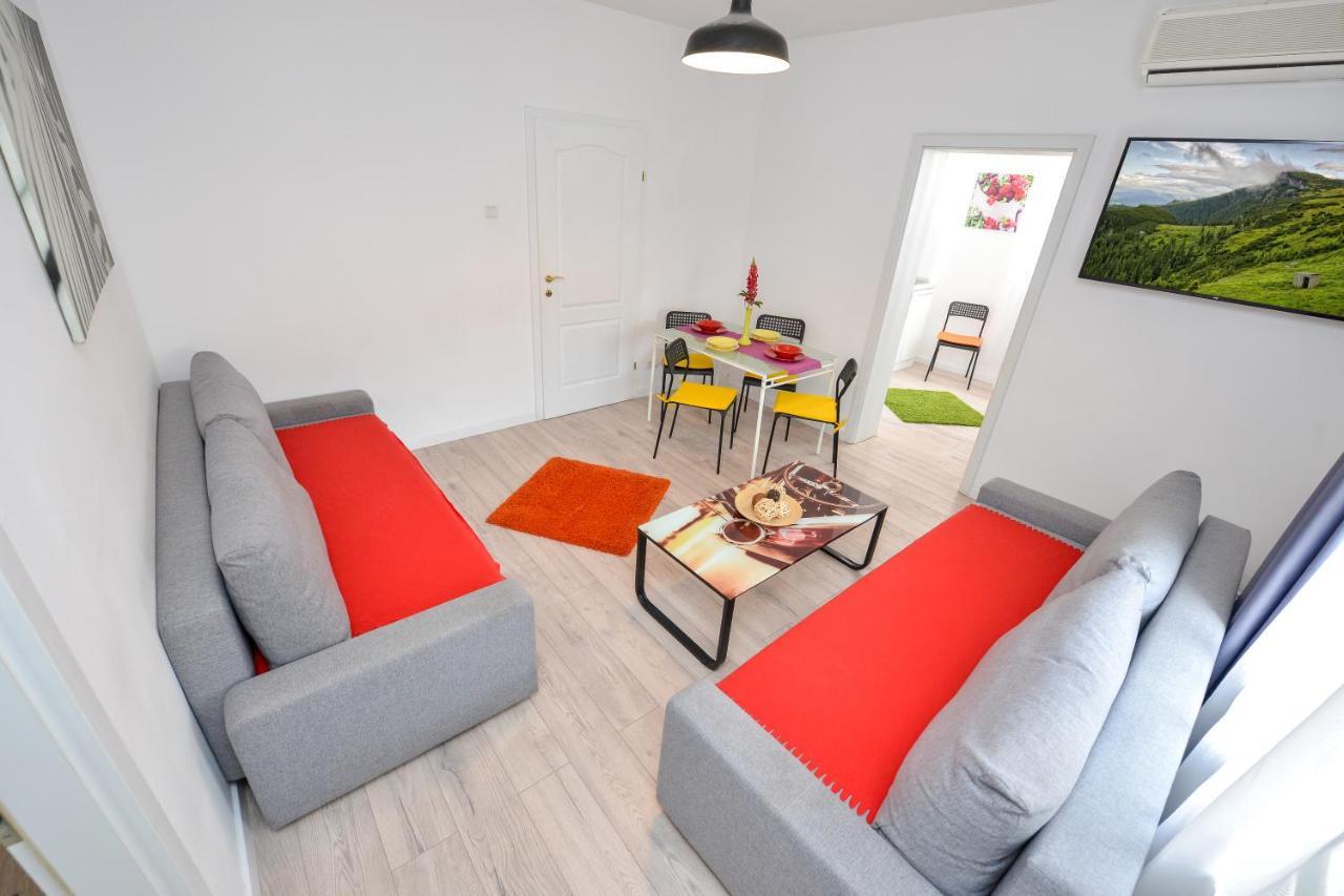 Unirii Square Old Town Apartments Bukares Bagian luar foto