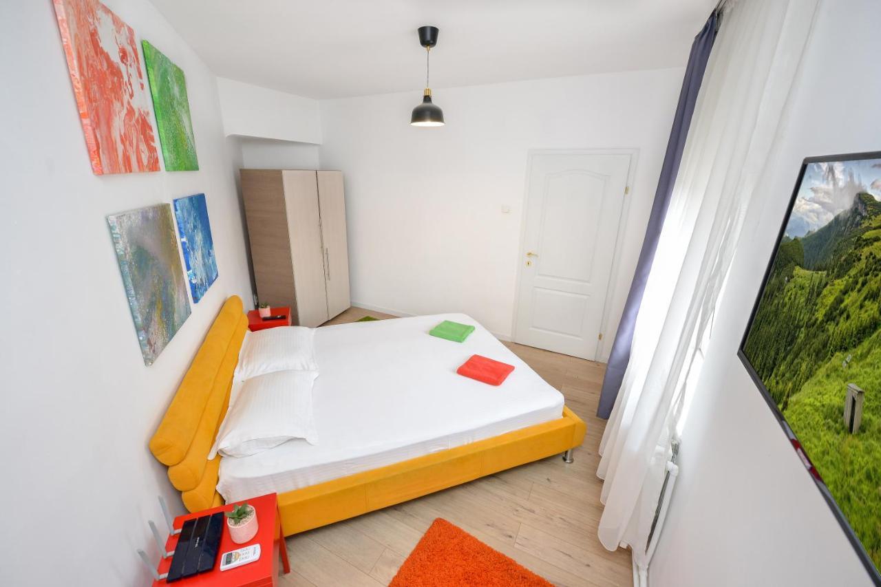 Unirii Square Old Town Apartments Bukares Bagian luar foto