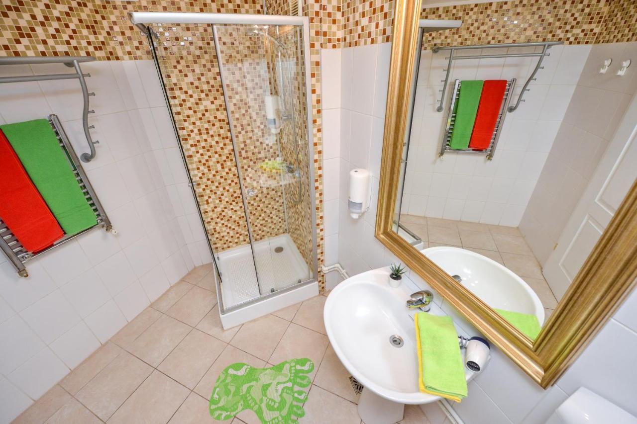 Unirii Square Old Town Apartments Bukares Bagian luar foto