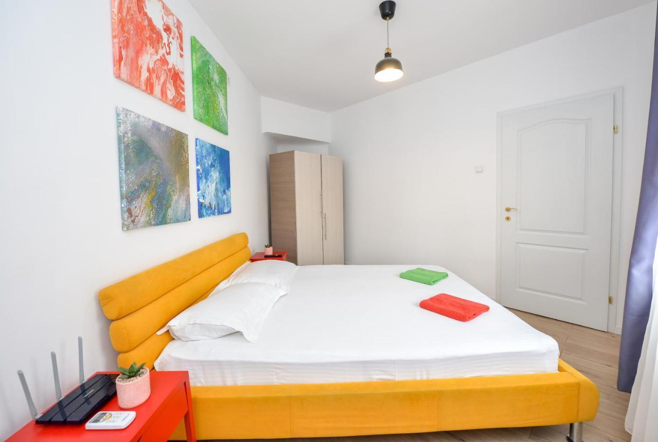 Unirii Square Old Town Apartments Bukares Bagian luar foto