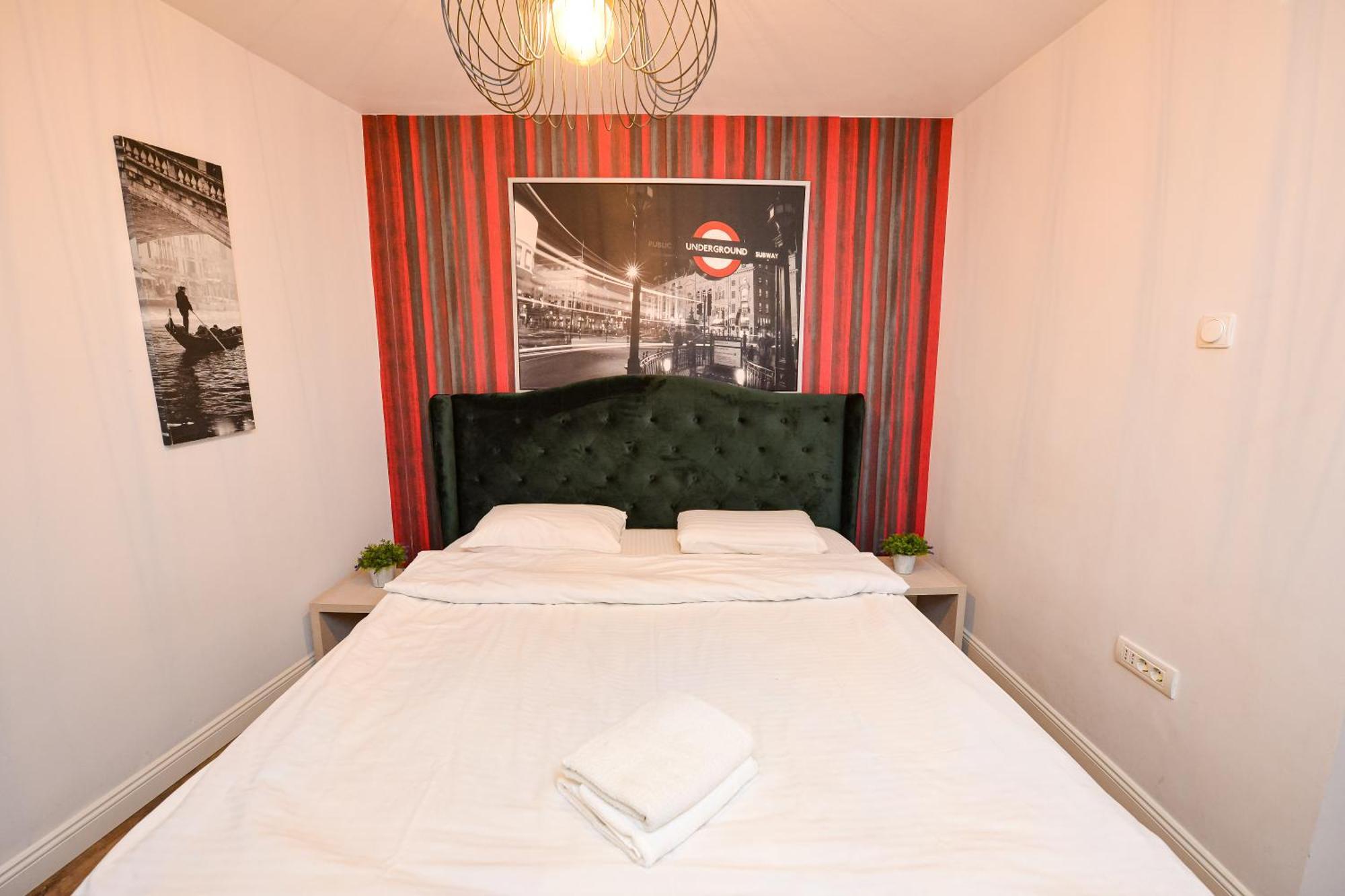 Unirii Square Old Town Apartments Bukares Bagian luar foto